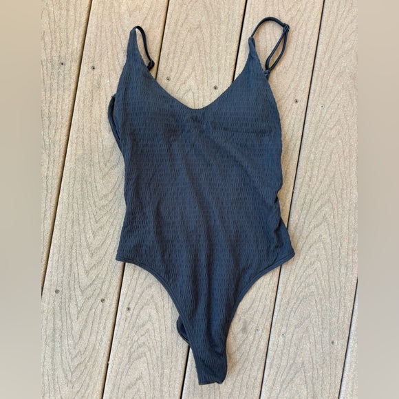 Aerie one piece swimsuit - Picture 3 of 4